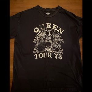 Vintage Queen Tour ‘75 T-shirt, medium